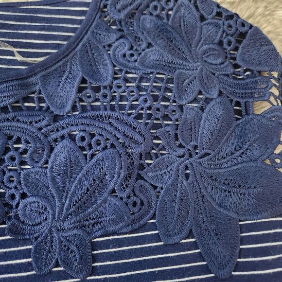 St. John's‎ Bay Cap Sleeve Lace Chest Blue and White Striped Top Women's Medium - Picture 4 of 9